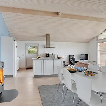 3 Bedroom In Casa de Férias Fåborg